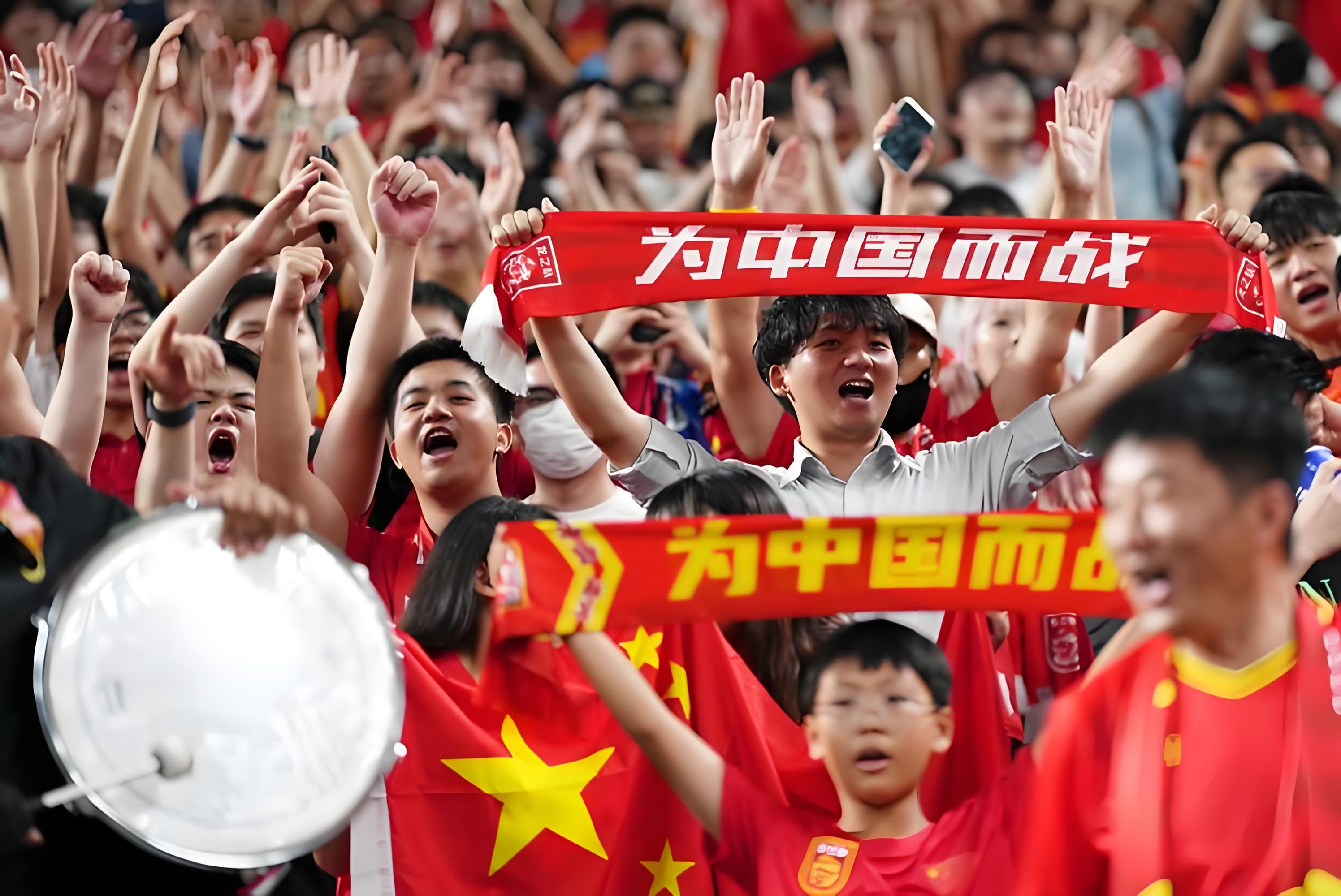 包含国际足球盛事备受瞩目，中国代表队备战令人震撼的词条